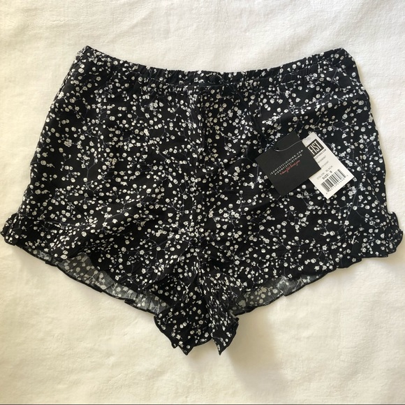 Iron Fist Black Death Breath Skull Shorts SMALL - Picture 3 of 6